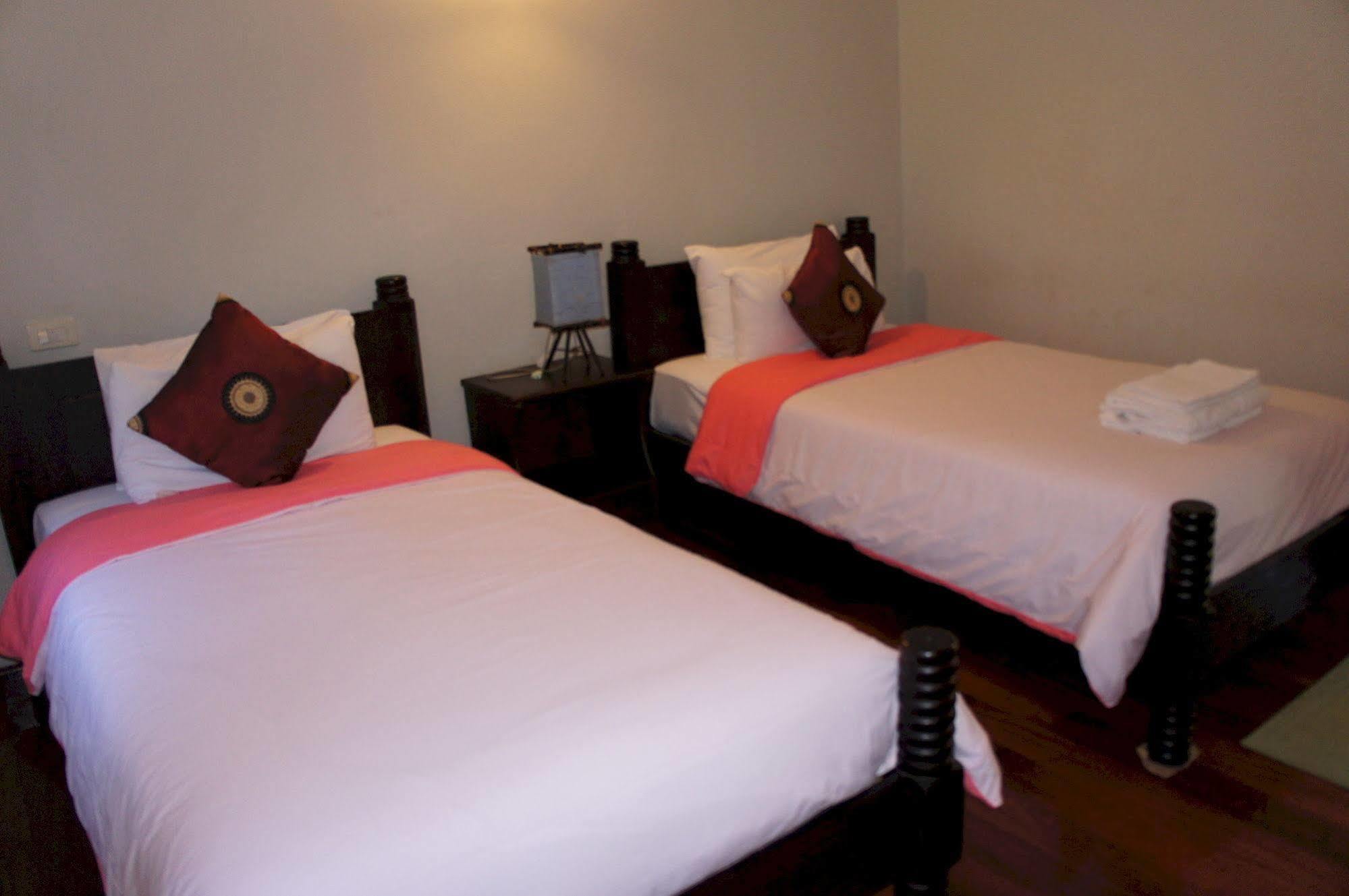 Phounsab Guesthouse Luang Prabang Exterior photo